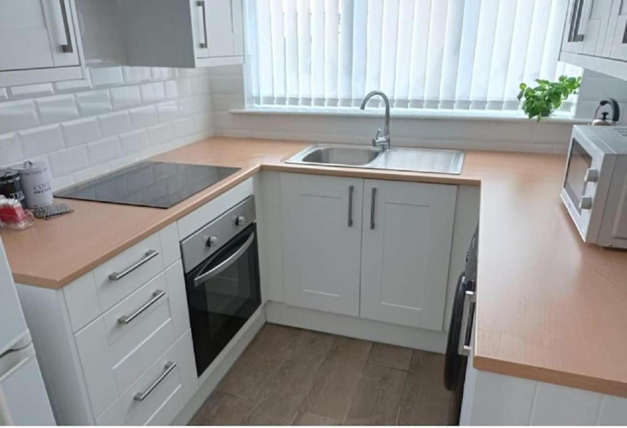 Home From Home Near Lfc, Efc & Train Station Liverpool Extérieur photo