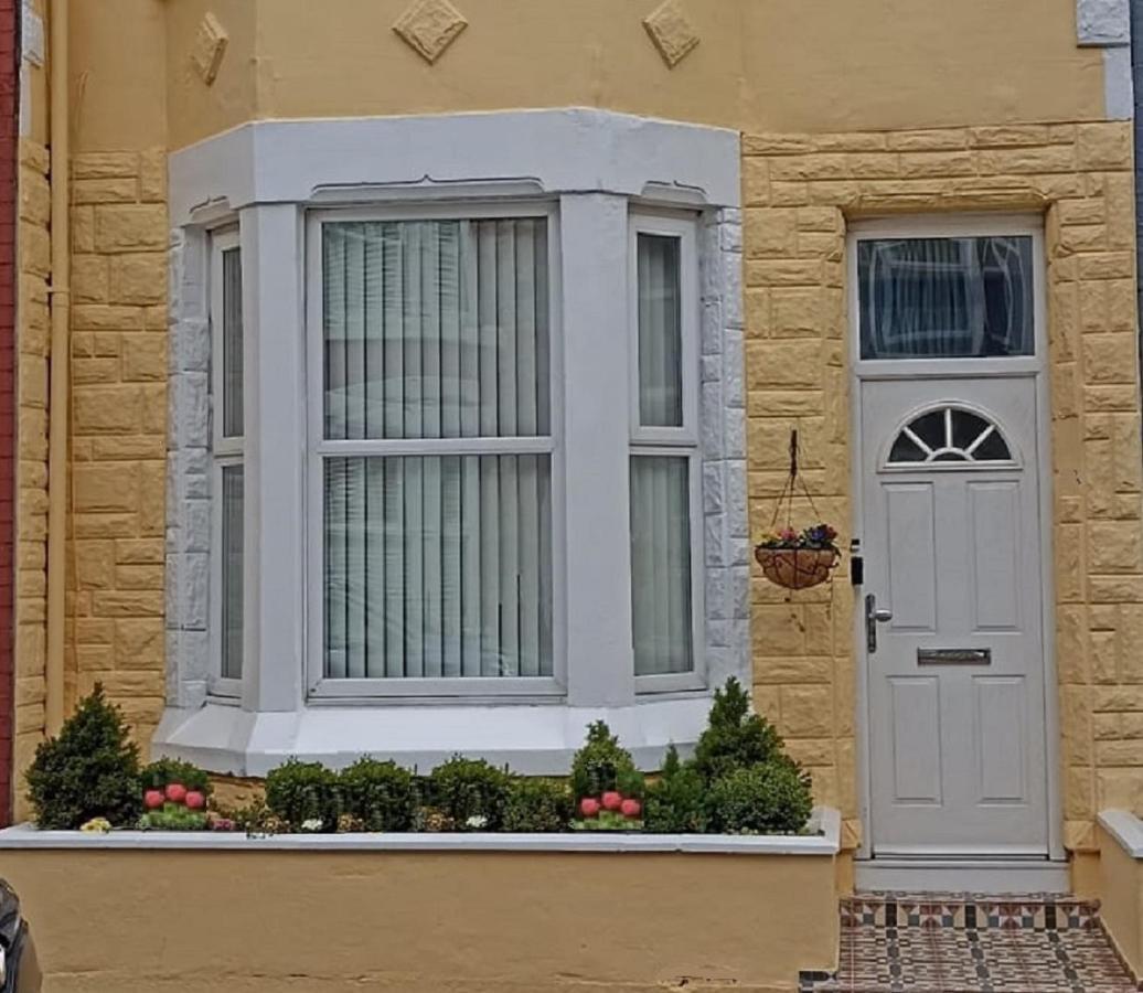 Home From Home Near Lfc, Efc & Train Station Liverpool Extérieur photo