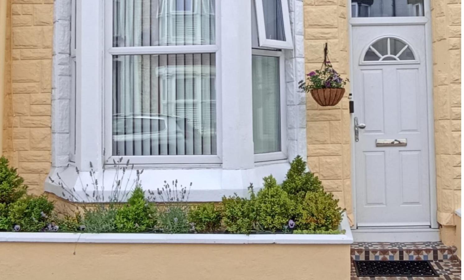 Home From Home Near Lfc, Efc & Train Station Liverpool Extérieur photo